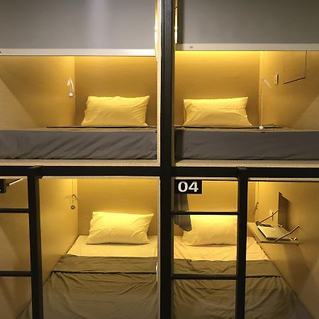 Innbox Capsule Hotel Jembel Kültér fotó