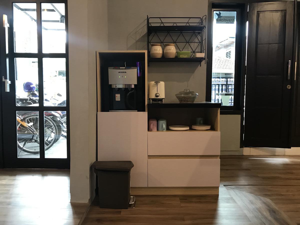 Innbox Capsule Hotel Jembel Kültér fotó