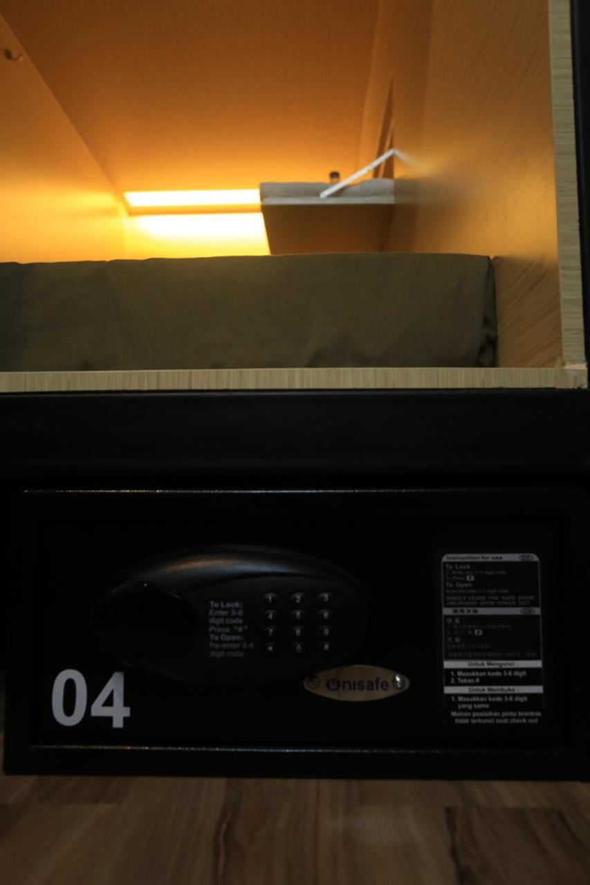 Innbox Capsule Hotel Jembel Kültér fotó